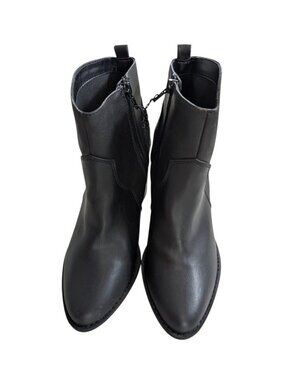 Express black pointed toe leather ankle booties women's size 8
